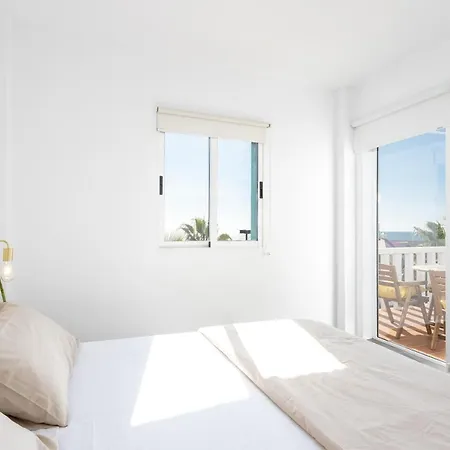 Апартаменти Higueron Maritimo Romar D